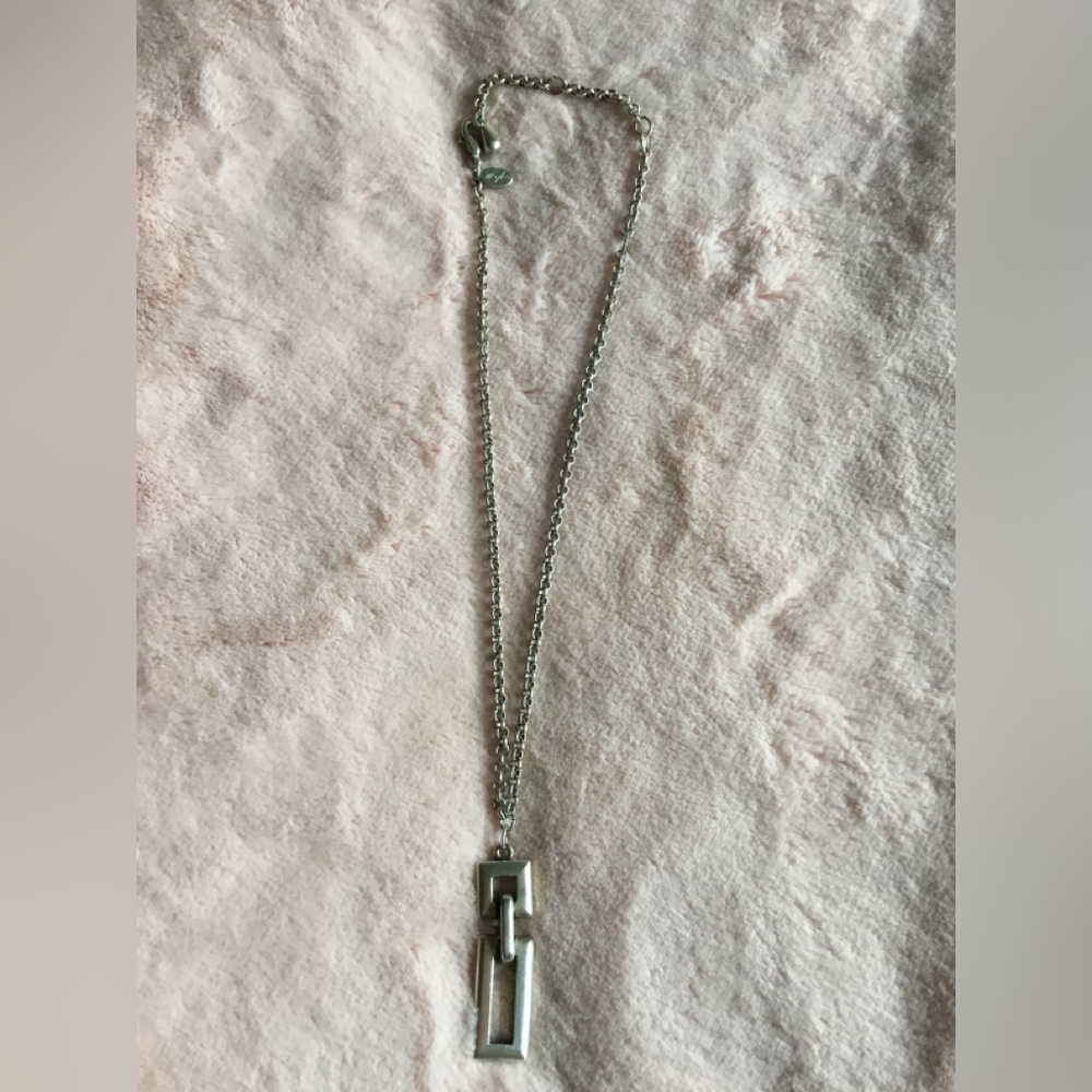 MYKA chain and pendant.